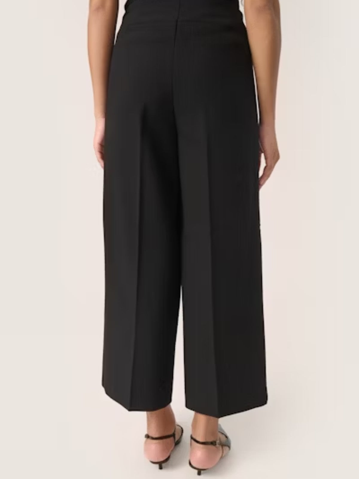 Corinne Black Cropped Pant